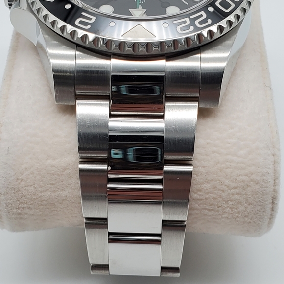 Authentic Rolex GMT-Master II 116710 Men Watch - Picture 4 of 16